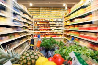 Produtos alimentícios seguem diminuindo tamanho, e qualidade também cai, dizem clientes