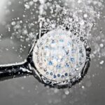 BANHO QUENTE: Cuidados com o chuveiro elétrico devem aumentar durante o frio