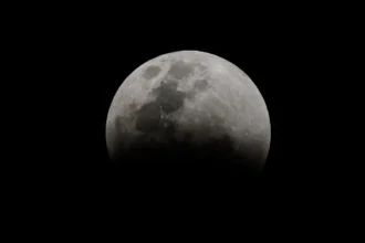 Primeiro eclipse lunar de 2024 pode ser visto na próxima segunda-feira (25)