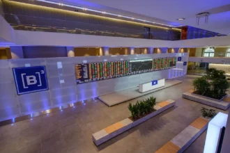 Bolsa de valores: puxado por quedas das ações da Petrobras e Vale, Ibovespa registra estabilidade