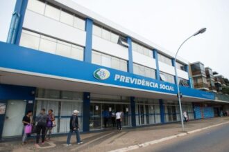 INSS: Prova de vida continua existindo, mas bloqueio de benefícios é suspenso por portaria