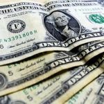 Dólar conclui última sessão em queda de 0,41%, cotado a R$ 5,65