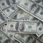 Dólar encerra último pregão em alta de 0,62%, cotado a R$ 5,74