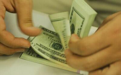 Dólar fecha em queda e é cotado a R$ 5,69