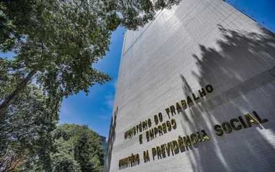 Empresários e deputados pressionam por revogação de portaria que restringe comércio em feriados