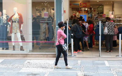 Regra sobre trabalho no comércio aos domingos e feriados entra em vigor em julho