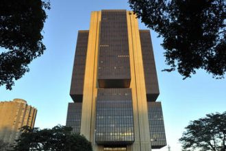 Atividade econômica recua 0,7% em maio e tem primeira queda de 2025
