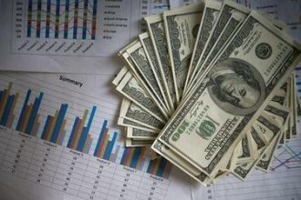 Dólar conclui último pregão em alta