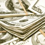 Dólar e euro encerram pregão em alta