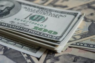 Dólar encerra pregão em queda de 1%, com Payroll abaixo do esperado