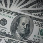 Dólar fecha em queda de 0,27% e atinge menor cotação desde junho, a R$ 5,40