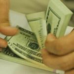 Dólar fecha último pregão em queda de 0,04%, a R$ 5,50