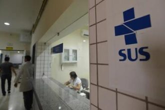 Gasto com saúde no Brasil é a metade do necessário, aponta estudo do Senado