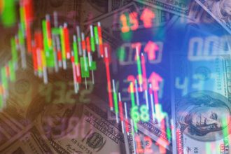 Ibovespa fecha última sessão em queda, após Trump anunciar tarifas de 50% ao Brasil
