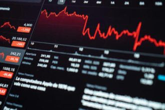 Ibovespa hoje tem alta de 0,59% e fecha acima dos 134 mil pontos
