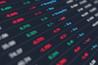 Ibovespa hoje tem queda de 1,61% e fecha acima dos 133 mil pontos