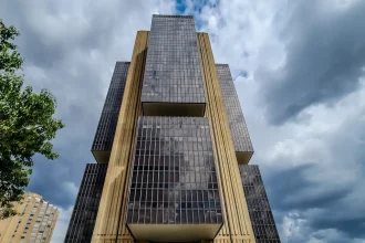 Manutenção da Selic em 15% e IOF pressionam setor produtivo
