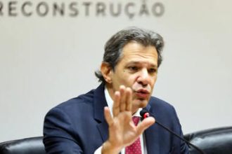 Tarifaço de Trump ameaça sobrevivência de pequenas e médias empresas brasileiras, alerta setor produtivo