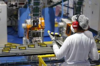 Índice de expectativas do setor industrial volta a cair, informa CNI