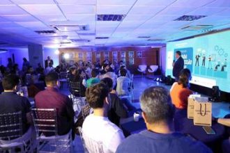 Apenas 5% das empresas familiares brasileiras chegam à terceira geração; IEL lança Jornada de Sucessão para mudar esse cenário