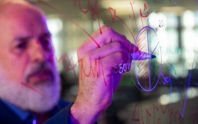 CNI mantém projeção do PIB em 2,3%, mas reduz previsão de alta da indústria para 1,6%