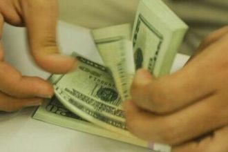 Dólar encerra última sessão em queda, cotado a R$ 5,41