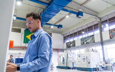 Indústria 4.0 chega às pequenas empresas com apoio do SENAI e BNDES