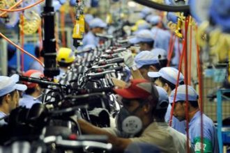 Setor produtivo vê “efeitos devastadores” em PEC que reduz jornada semanal