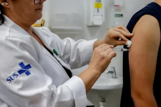 Vacinação contra HPV para jovens de 15 a 19 anos é estendida até dezembro pelo SUS