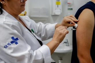 Vacina para HPV reduz em até 58% os casos de câncer do colo do útero no Brasil