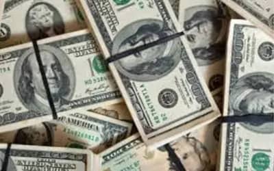 DÓLAR: moeda fecha em alta, cotado a R$ 5,00