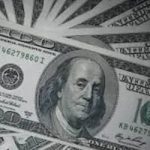 Dólar fecha último pregão em estabilidade, cotado a R$ 4,97