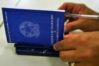 Escala 6×1: CCJ aprova admissibilidade da PEC; texto segue para comissão especial