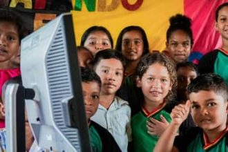 Escolas Conectadas: mais de 85% das escolas públicas do Paraná já têm acesso à internet