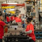 Faturamento da indústria avança 4,9% em fevereiro, aponta CNI