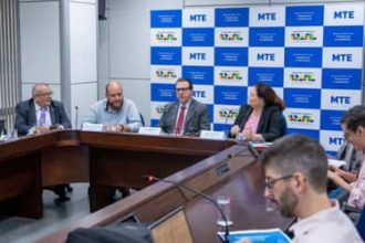 Novo Caged: Brasil gera mais de 255 mil empregos formais em fevereiro