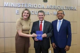 Novo ministro da Agricultura recebe presidente do IPA e OCB