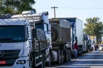Piso mínimo do frete pode prejudicar desenvolvimento econômico do país, avalia CNI