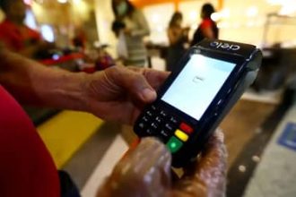 Redução da jornada de trabalho pode elevar preços em 6,2%, aponta CNI