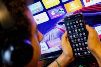 Sinal gratuito para celulares pode revolucionar a TV no Brasil, defende secretário