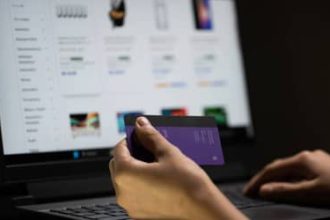 “Taxa das blusinhas” manteve cerca de 135 mil empregos e R$ 20 bilhões na economia, aponta CNI