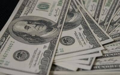Dólar: moeda encerra último pregão em alta