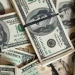 Dólar registra alta no último pregão, cotado a R$ 4,96