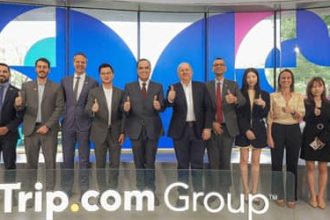 Ministro do Turismo articula parceria com gigante CTrip, em Xangai, para atrair mais turistas chineses ao Brasil