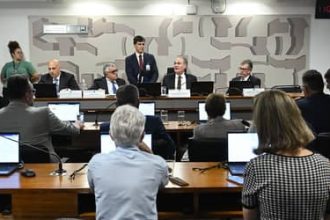 Pacote bilionário para resgate de produtores rurais deve ser votado nesta terça (26)