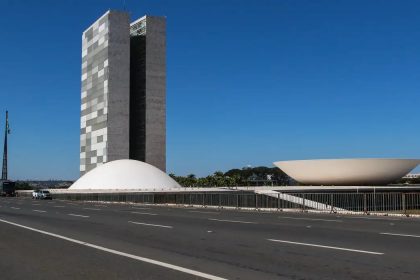Setor produtivo pressiona Congresso para adiar discussões sobre fim da escala 6×1